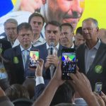 Em evento em que MDB formaliza apoio a Flávio Bolsonaro, candidato diz que não vai a debate no domingo e avalia o próximo