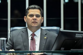 Embate entre Alcolumbre e Marinho antecipa disputa pelo Senado