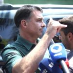 Empresa de investigado por fraude no INSS pagou voos de Flávio, diz jornal