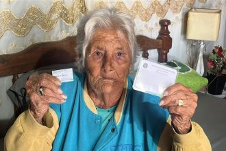 'Enquanto eu for viva, vou votar', diz idosa de 108 anos no 2º turno das eleições em MS