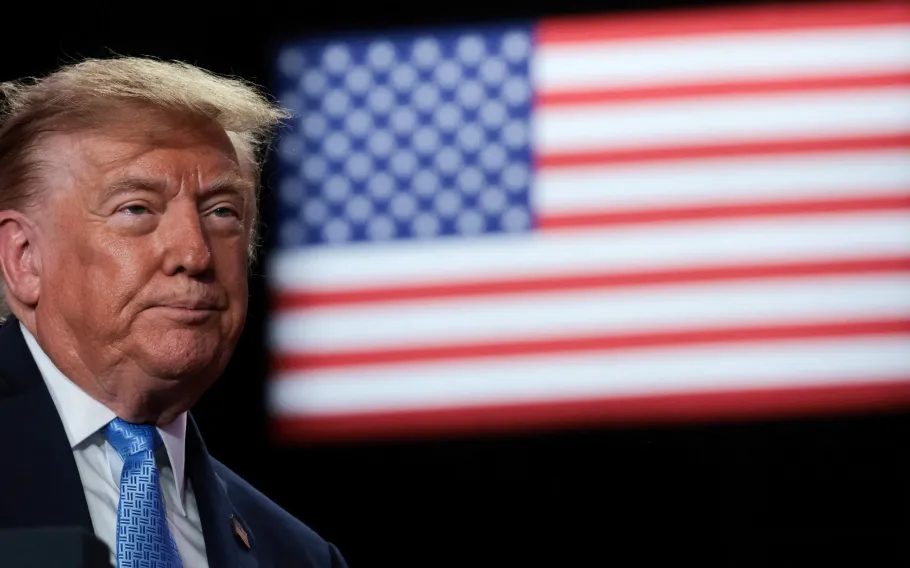 Equipe de Trump organizou viagem de Flávio para os EUA