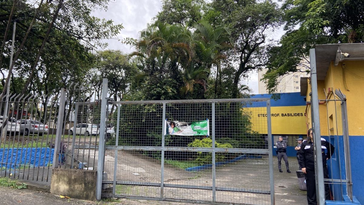 Escola onde Derrite vota fica sem luz depois de chuva em SP