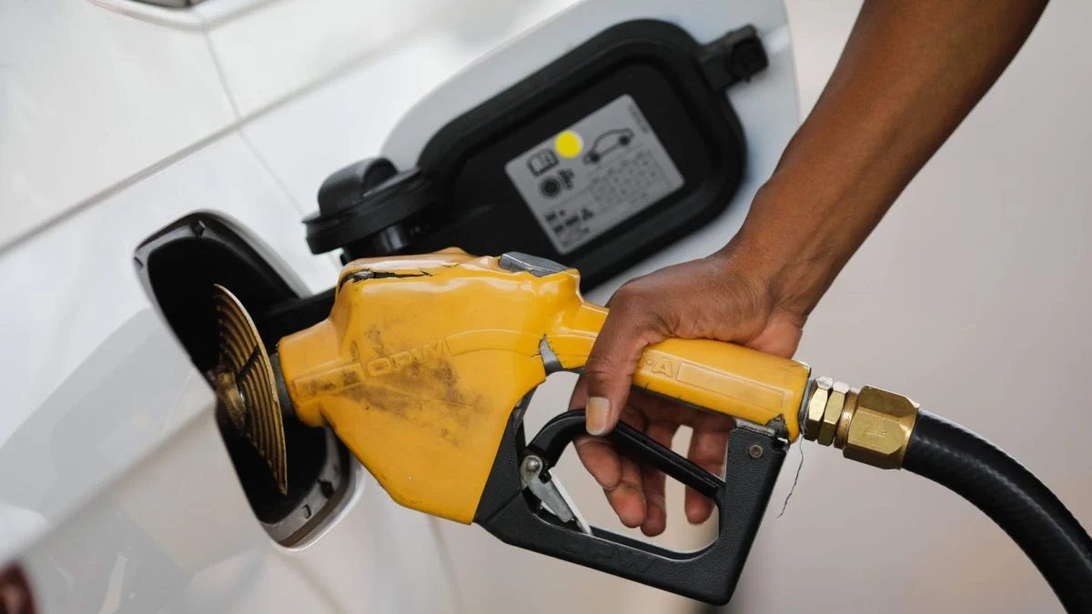 Estados aprovam aumento de ICMS sobre gasolina, diesel e gás para 2027