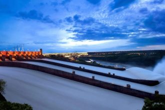 EUA fecham acordo com o Paraguai para uso de energia de Itaipu