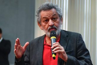 Ex-senador do PT é detido acusado de agredir mulheres em festa