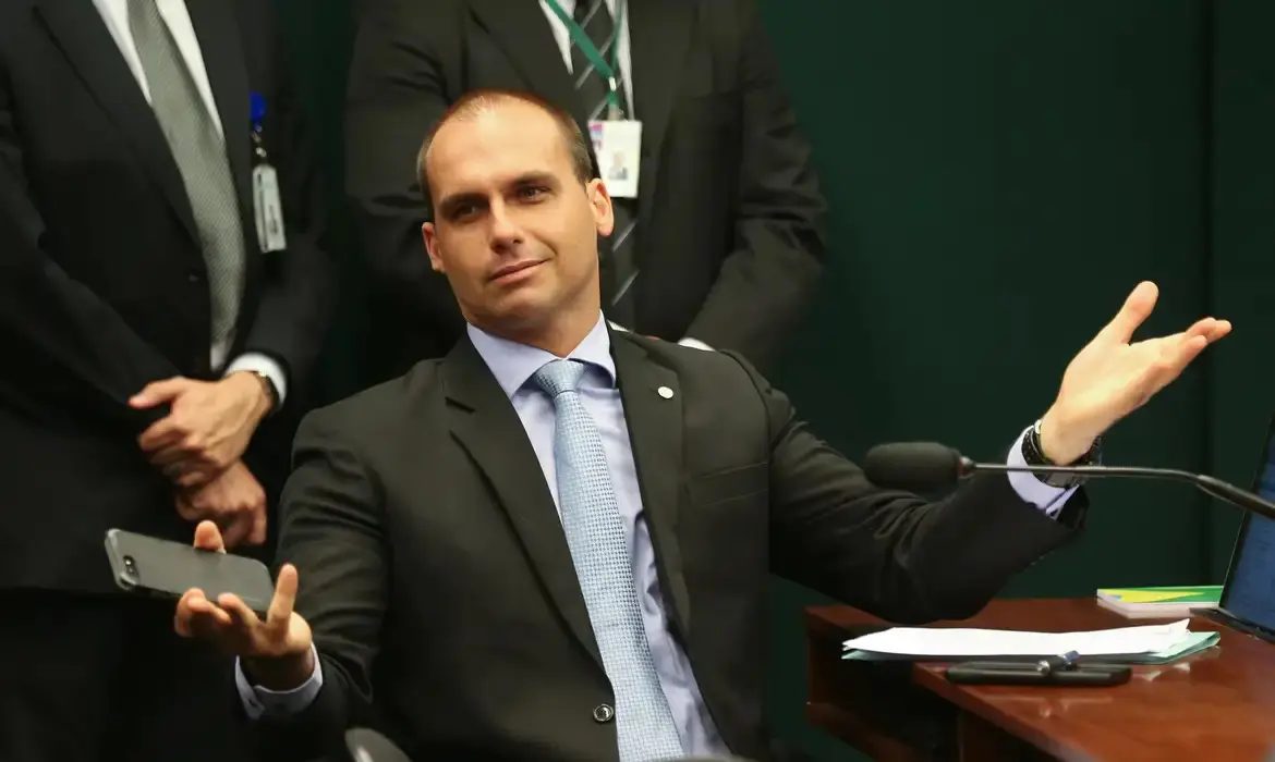 Fachin arquiva inquérito contra Eduardo Bolsonaro