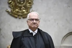 Fachin arquiva investigações do Inquérito das Fake News