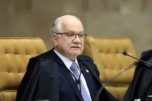 Fachin diz a Andrei que todas as menções a ministros no caso Master devem ser enviadas ao STF