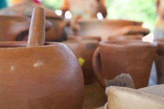 Festival da Panela de Barro tem oficinas, rituais tradicionais e paneleira mais bela: 'resistimos'
