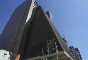 Fiesp critica fim da escala 6×1 e alerta para aumento da informalidade