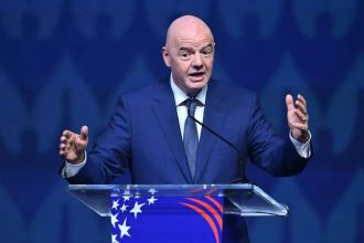 Fifa de Infantino distribui bilhões às vésperas da eleição