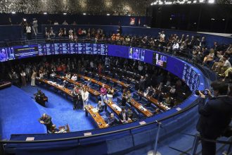 Fim da escala 6x1: como votaram senadores e partidos nos dois turnos