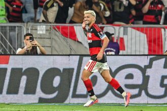Flamengo dispara no Brasileirão e amplia favoritismo sobre o Palmeiras