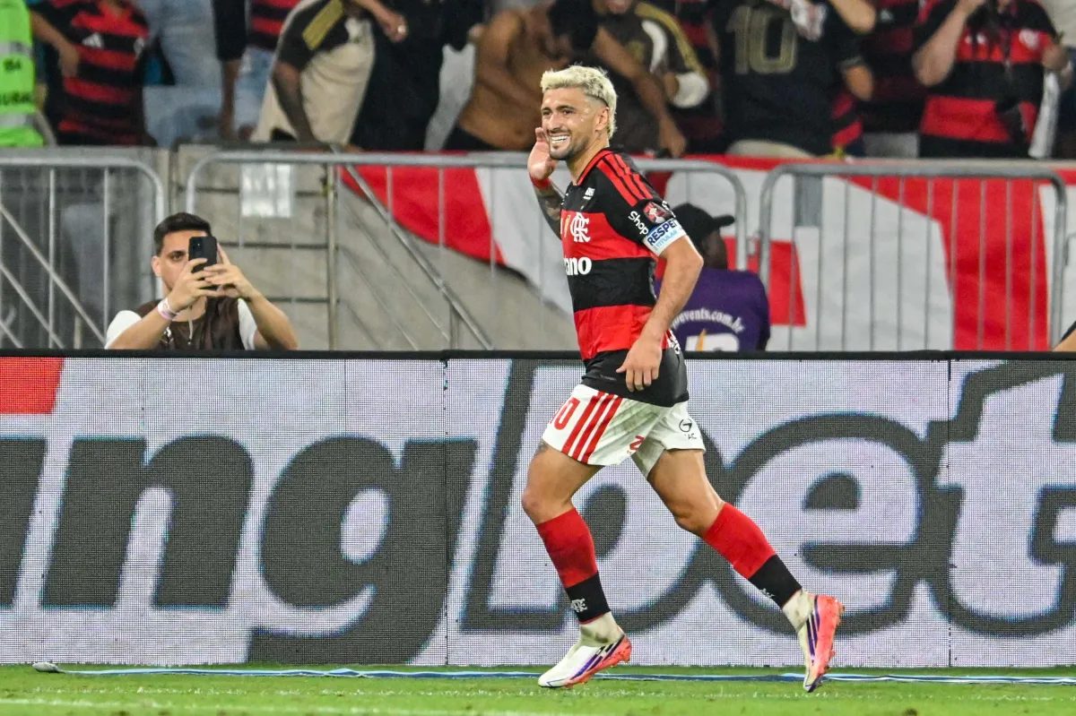 Flamengo dispara no Brasileirão e amplia favoritismo sobre o Palmeiras