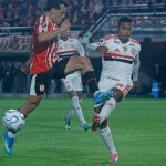 Flamengo empata com Estudiantes e decide vaga na final da Libertadores no Maracanã