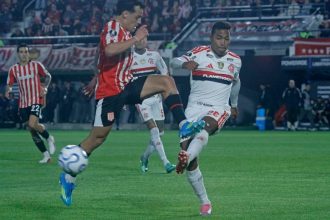 Flamengo empata com Estudiantes e decide vaga na final da Libertadores no Maracanã