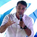Flávio Bolsonaro diz que canal da campanha de Lula no WhatsApp faz 'divulgação de mentiras em massa'