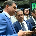 Flávio Bolsonaro e aliados querem incluir redução da maioridade penal em PEC da Segurança Pública