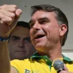 Flávio Bolsonaro tem 50,1% dos votos válidos, diz Futura