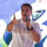 Flávio Bolsonaro: trajetória do filho de Bolsonaro, candidato à Presidência e investigado pela PF