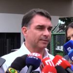 Flávio Bolsonaro vence Lula na Papudinha, onde Vorcaro está preso