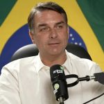 Flávio defende rever grade curricular e crítica aprovação automática