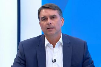 Flávio diz que vai manter o fim da escala 6 X 1 se for eleito