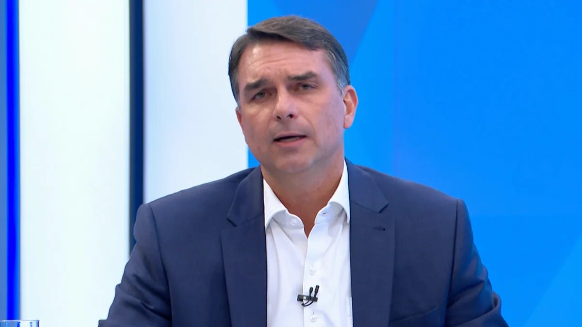 Flávio diz que vai manter o fim da escala 6 X 1 se for eleito