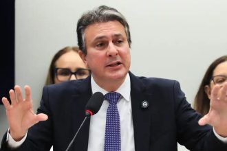 Flávio fugiu do compromisso de quebra dos sigilos, afirma Camilo Santana