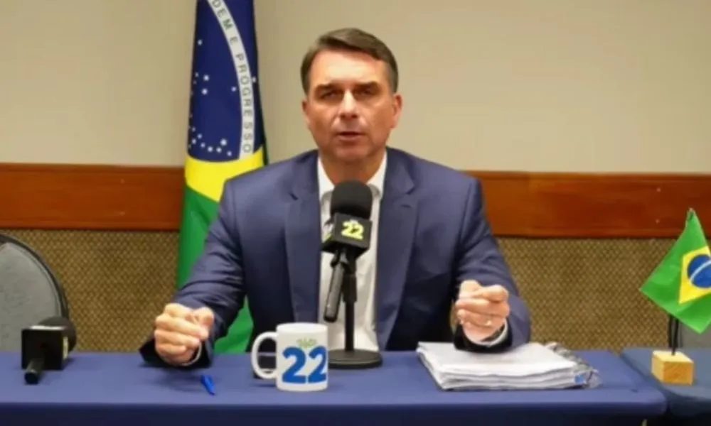 Flávio pede cassação da chapa de Lula por uso eleitoral da Rádio Nacional