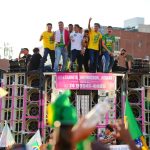 Flávio percorre orla de Salvador entre gritos de ‘volta, Bolsonaro’
