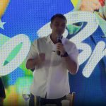 Flávio promete manter benefícios sociais e encerrar era Lula