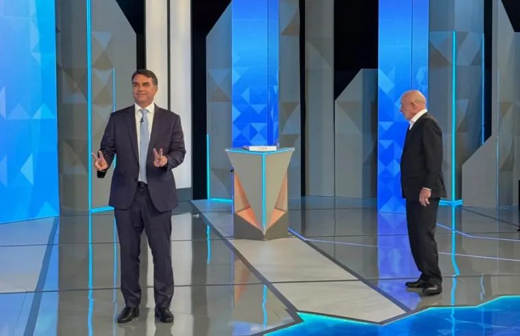 Flávio supera Lula entre independentes em avaliação do debate da Globo