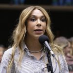 “Flávio usa trabalhadores para se eleger”, diz Erika Hilton