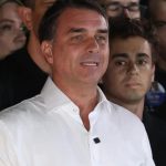 Flávio visita Jair Bolsonaro um dia depois de perder eleição para Lula