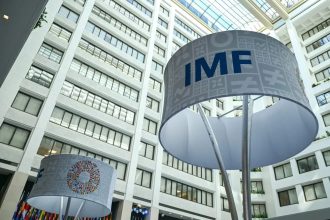 FMI reduz projeção do PIB brasileiro para 2026 e aponta juros altos