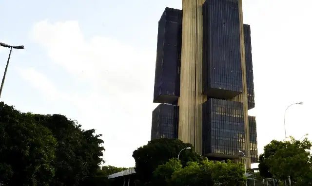 Focus: mercado aumenta estimativa de inflação e vê juro menor em 2026