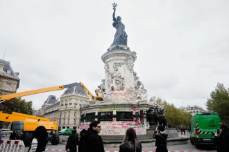 França vai mobilizar 70 mil agentes de segurança para conter protestos, afirma ministro