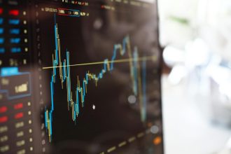 Fundo de ações do Brasil desaba 26% em Nova York após reeleição de Lula