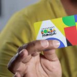 Governo antecipa Bolsa Família reajustado para antes do 2º turno