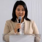 Governo do Peru proíbe maquiagem e impõe cabelo curto nas escolas públicas
