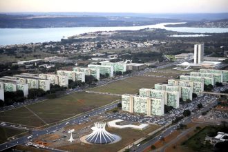 Governo federal transfere ponto facultativo do Dia do Servidor Público para 30 de outubro