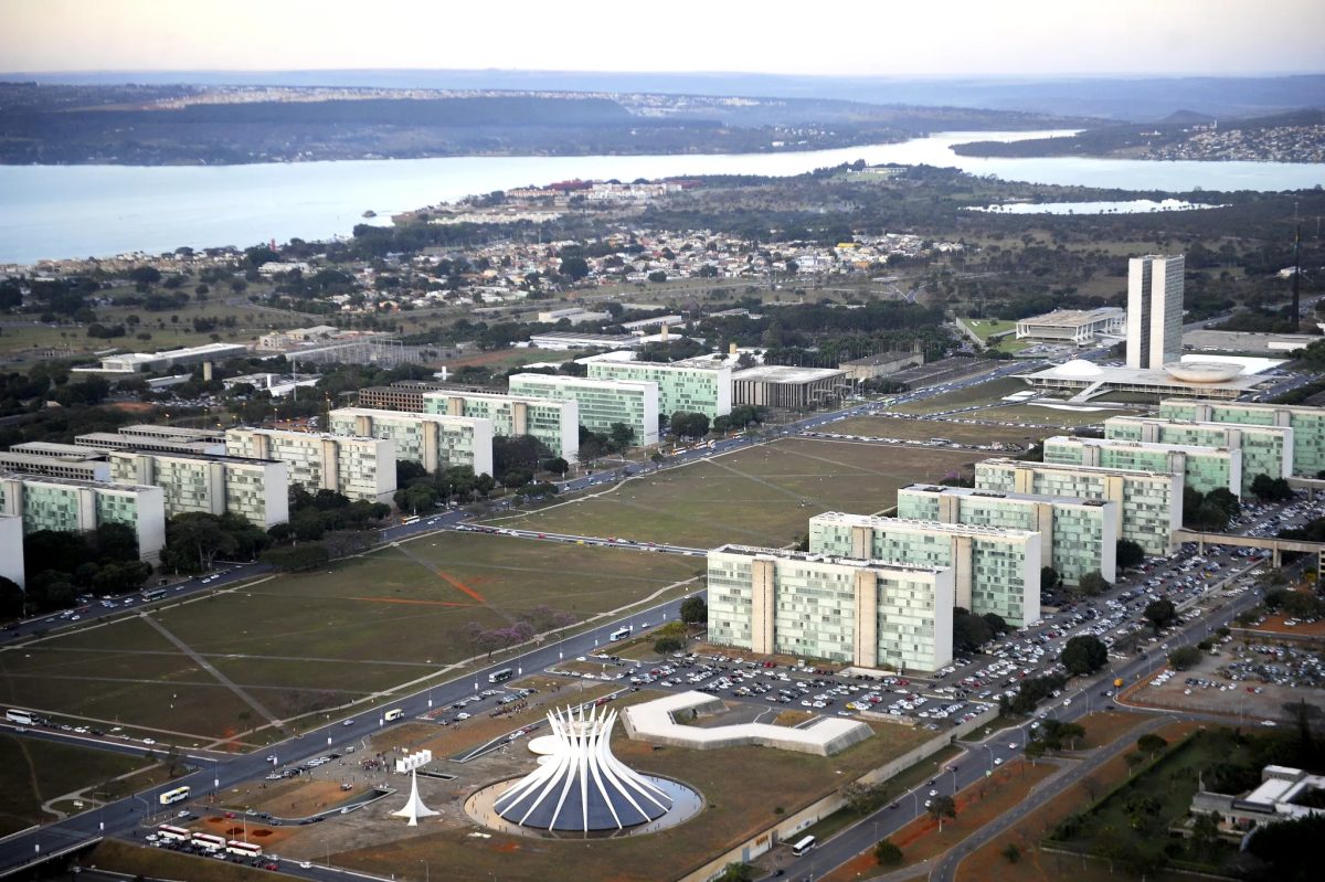 Governo federal transfere ponto facultativo do Dia do Servidor Público para 30 de outubro
