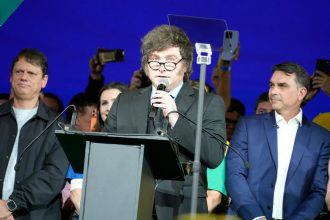 Governo Lula cobra explicações à Argentina sobre fuga de Flávio