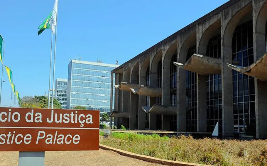 Governo Lula pede auditoria em sistemas de moderação da Meta