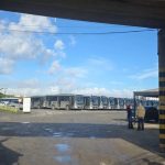 Greve dos funcionários da City Transportes paralisa os ônibus municipais em Guarujá, SP