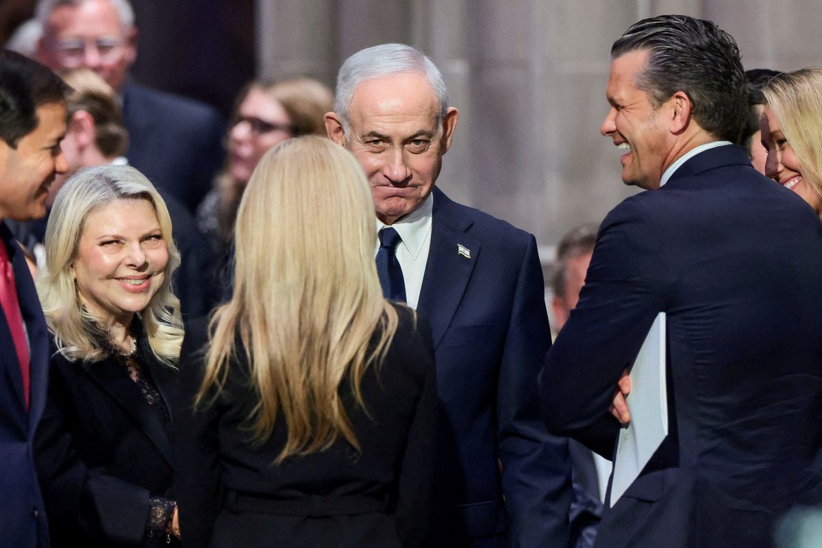 Hegseth discute guerra no Irã com Netanyahu em visita não anunciada a Israel, dizem autoridades