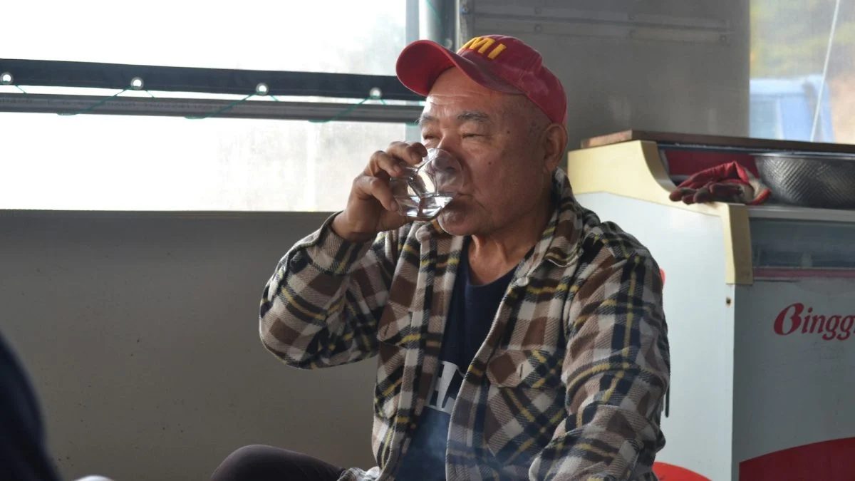 Hidratação de idosos exige atenção redobrada nos dias de calor