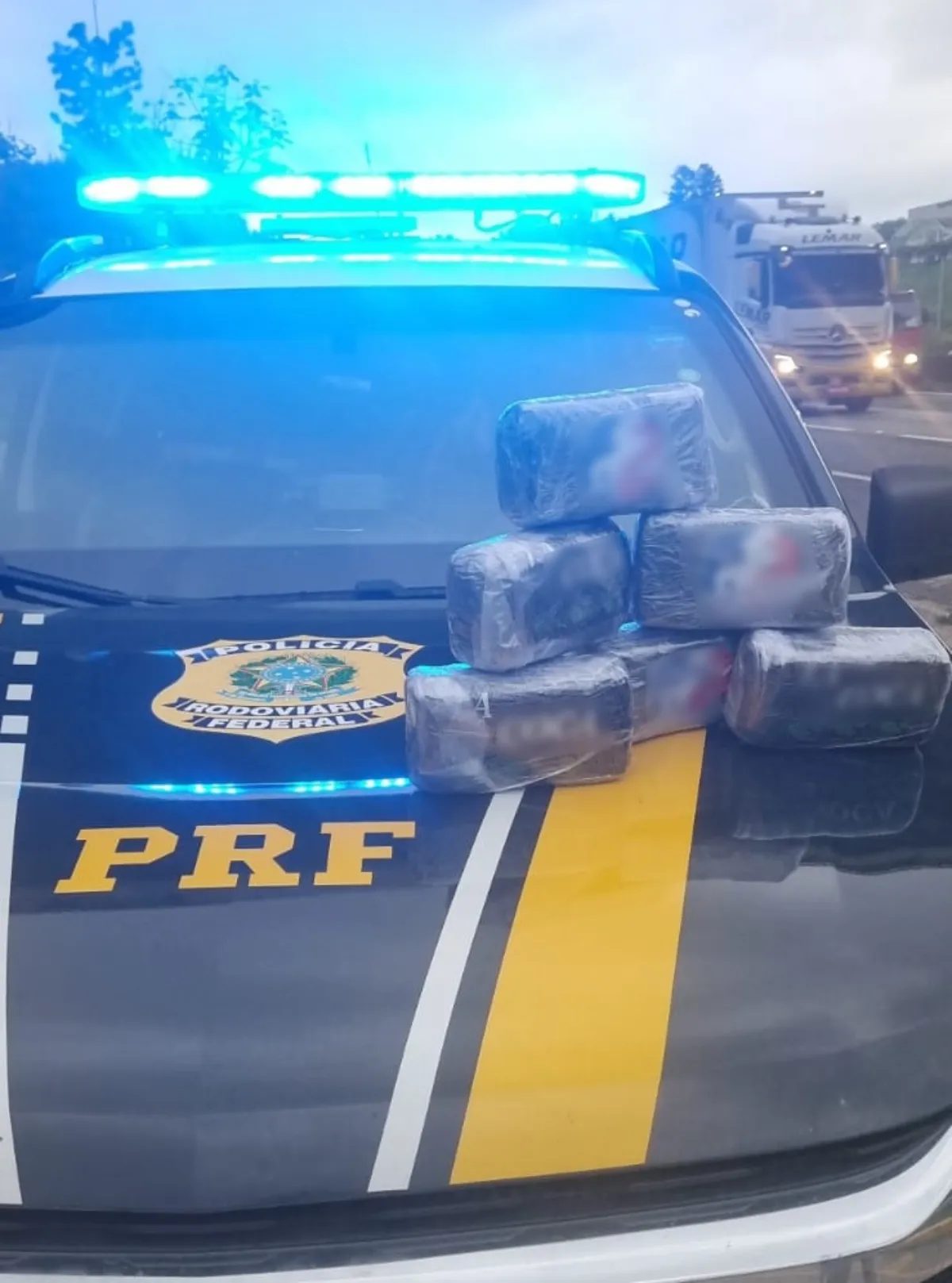 Homem é preso com 6 kg de cocaína na Via Dutra, em Volta Redonda