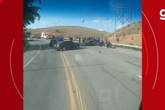 Homem morre em acidente envolvendo três carros na BR-116, em Governador Valadares